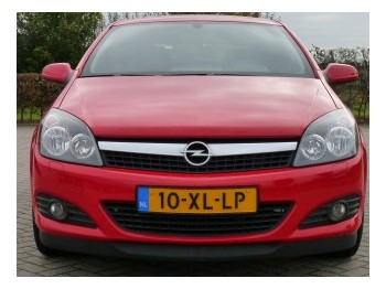 Opel Astra Gtc 1.6 3drs. Temptation / 1e Eig. / Winte - Automobil