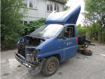 Hyundai H1 FAHRGESTELL  - Kamion sa golom šasijom i zatvorenom kabinom
