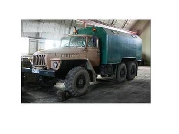 URAL 5557 - Kamion sa zatvorenim sandukom