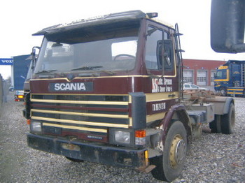 SCANIA  - Kamion za prevoz kontejnera/ Kamion sa promenjivim sandukom
