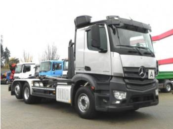 Kamion sa hidrauličnom kukom Mercedes Antos 2745: slika 1