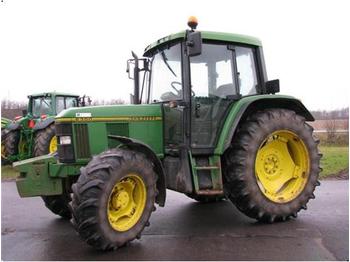 JOHN DEERE 6300 - Traktor