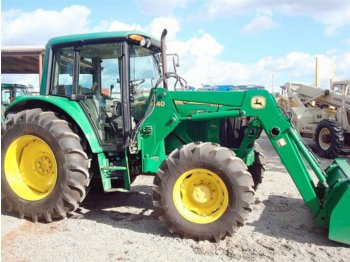 JOHN DEERE 6320 - Traktor